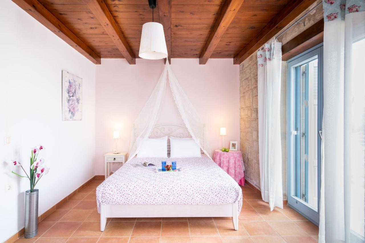 Beachfront Villa Turquoise With Private Pool, Bbq And Ping Pong Table Chrissi Akti Chania Exterior foto