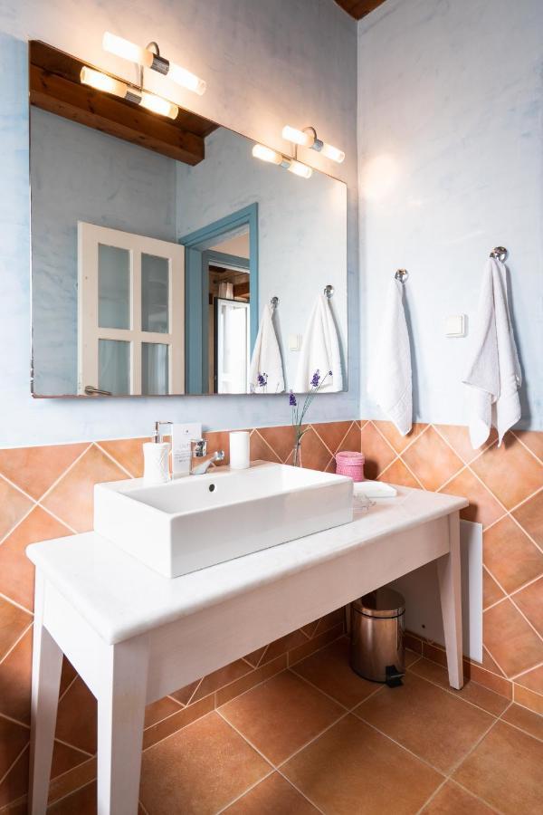 Beachfront Villa Turquoise With Private Pool, Bbq And Ping Pong Table Chrissi Akti Chania Exterior foto