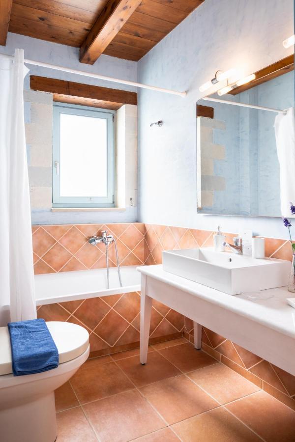 Beachfront Villa Turquoise With Private Pool, Bbq And Ping Pong Table Chrissi Akti Chania Exterior foto