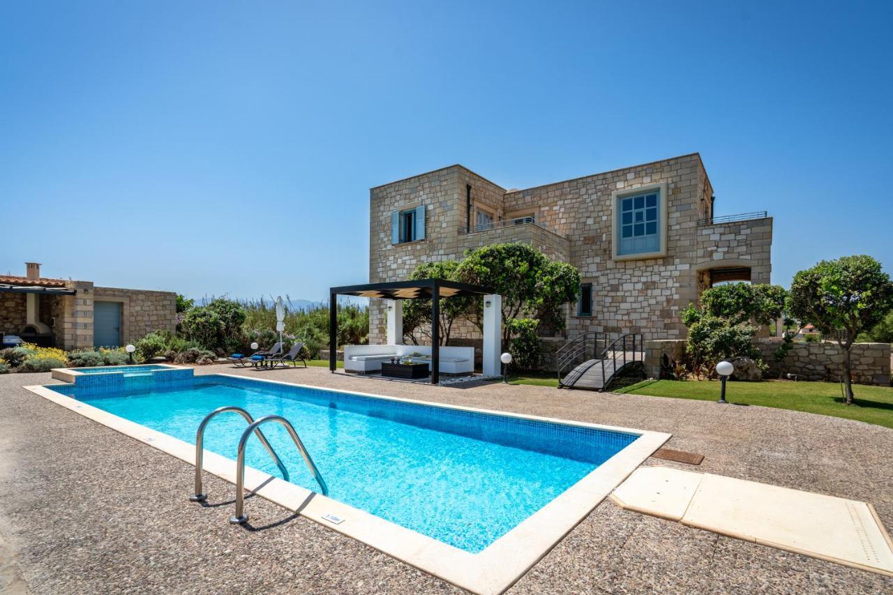 Beachfront Villa Turquoise With Private Pool, Bbq And Ping Pong Table Chrissi Akti Chania Exterior foto