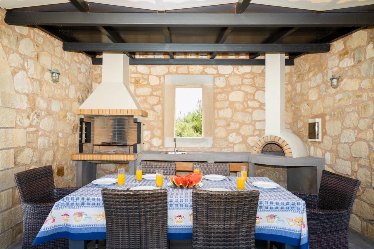 Beachfront Villa Turquoise With Private Pool, Bbq And Ping Pong Table Chrissi Akti Chania Exterior foto